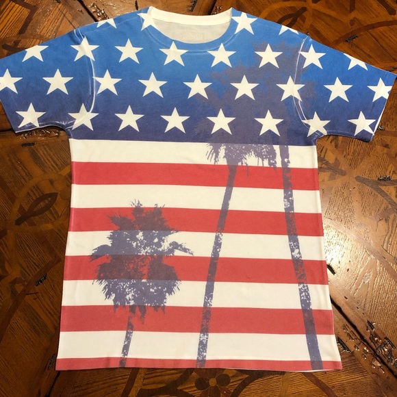 2 Men’s T-shirts - Picture 2 of 13